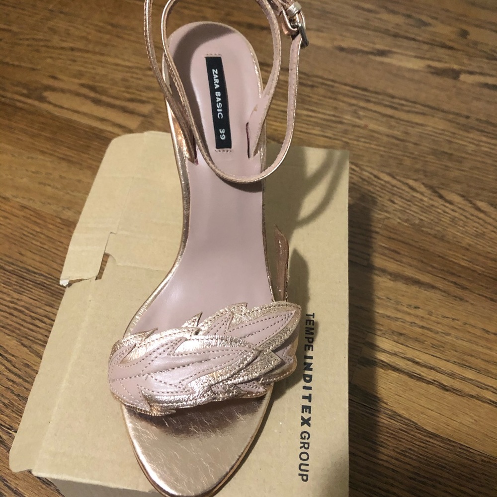 Brand New Rose Gold Zara pumps